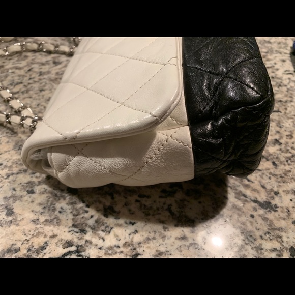 Chanel two tone flap bag - Picture 4 of 8